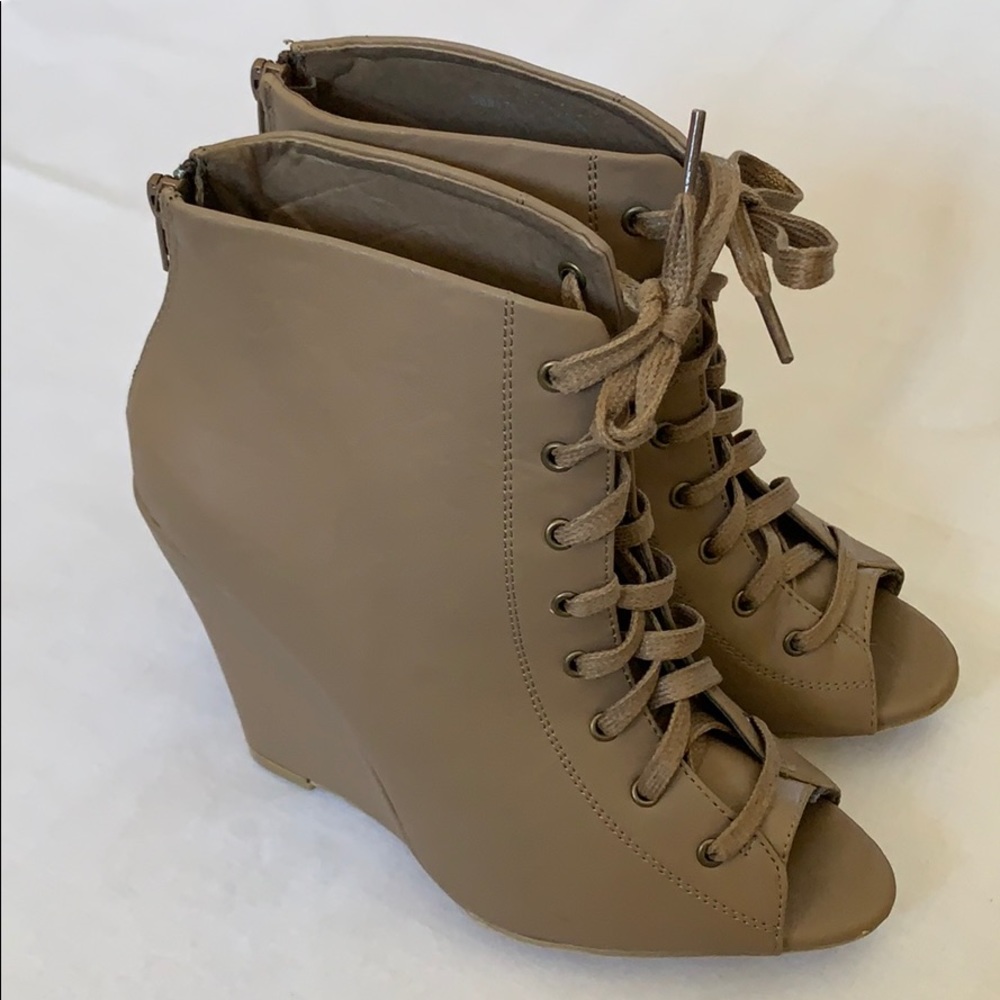 CHARLOTTE RUSSE WOMEN SHOES